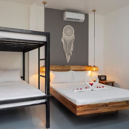 Sip Sunset Hostel And Lounge Ель-Нідо Екстер'єр фото