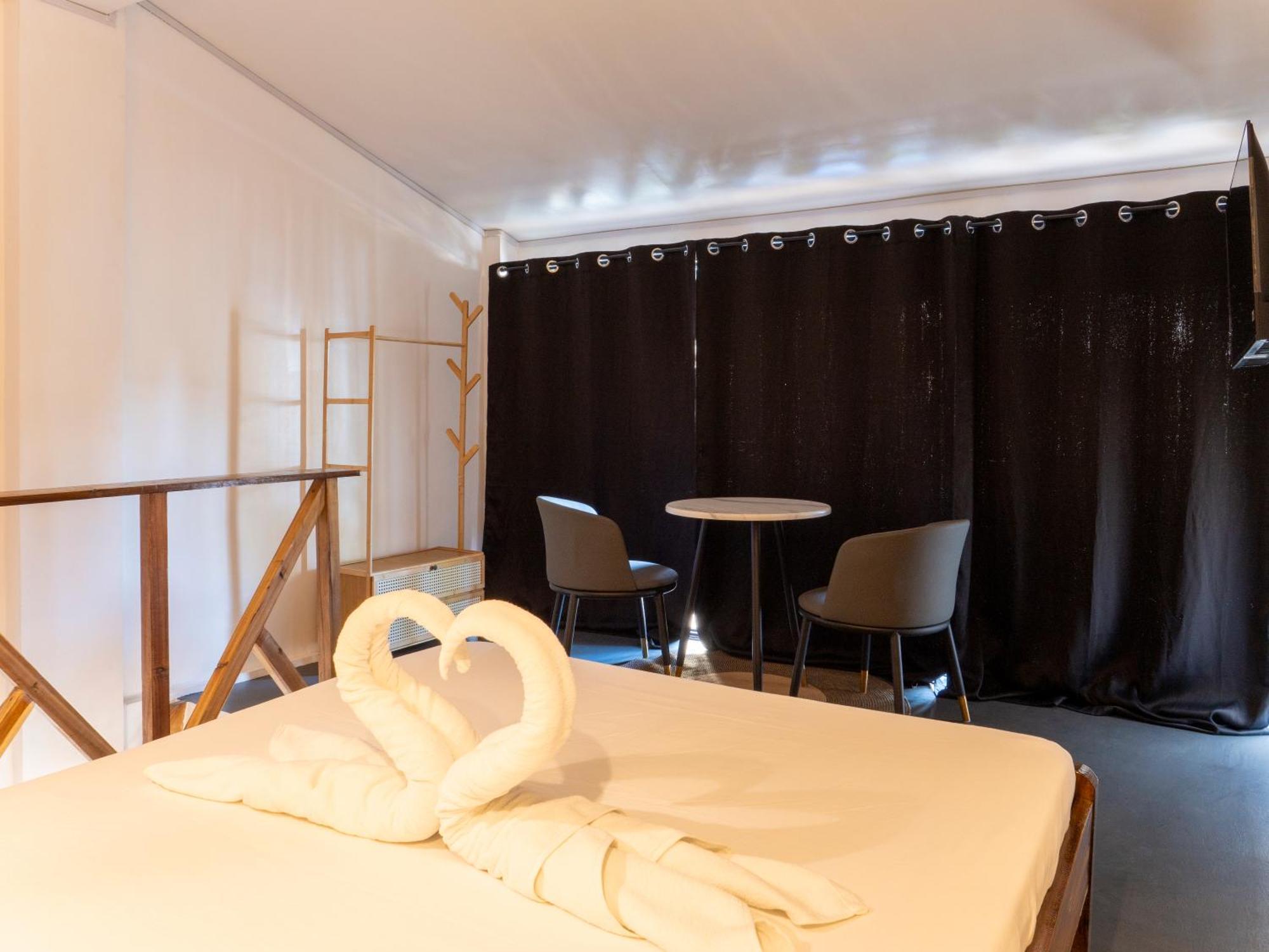 Sip Sunset Hostel And Lounge Ель-Нідо Екстер'єр фото